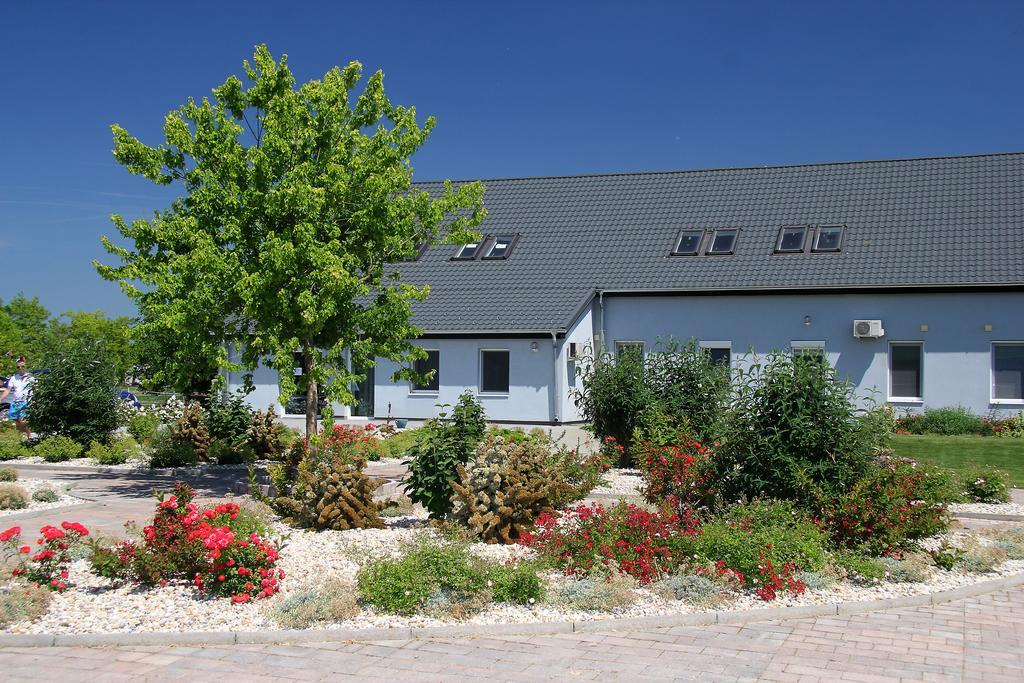 Hédervári Lovas Vendégház Extérieur photo