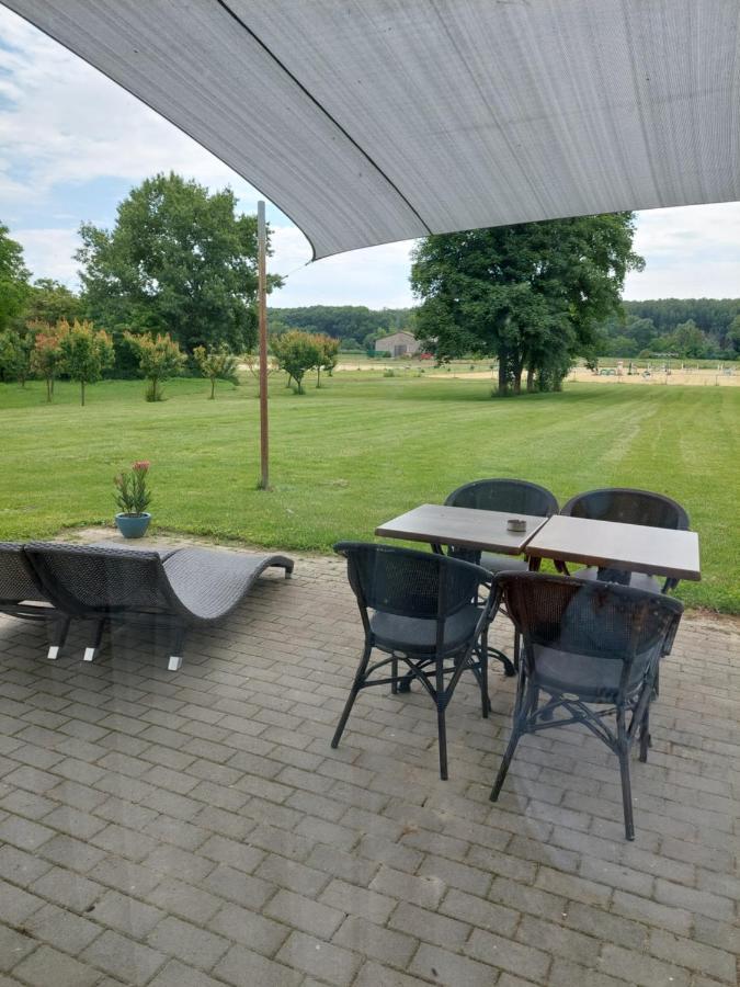 Hédervári Lovas Vendégház Extérieur photo